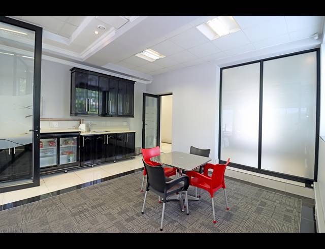 540M² OFFICE TO LET IN PARKMORE